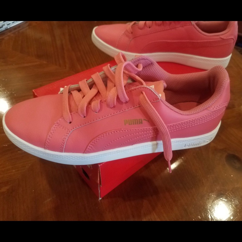 PUMA Smash Rose size 9 Sneakers